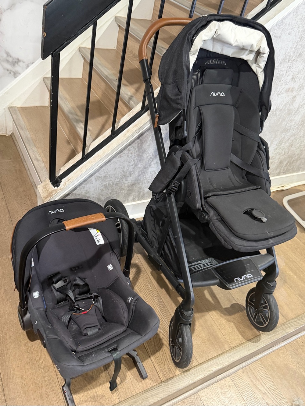 Black Men’s Backpack - Sleek Everyday Carry